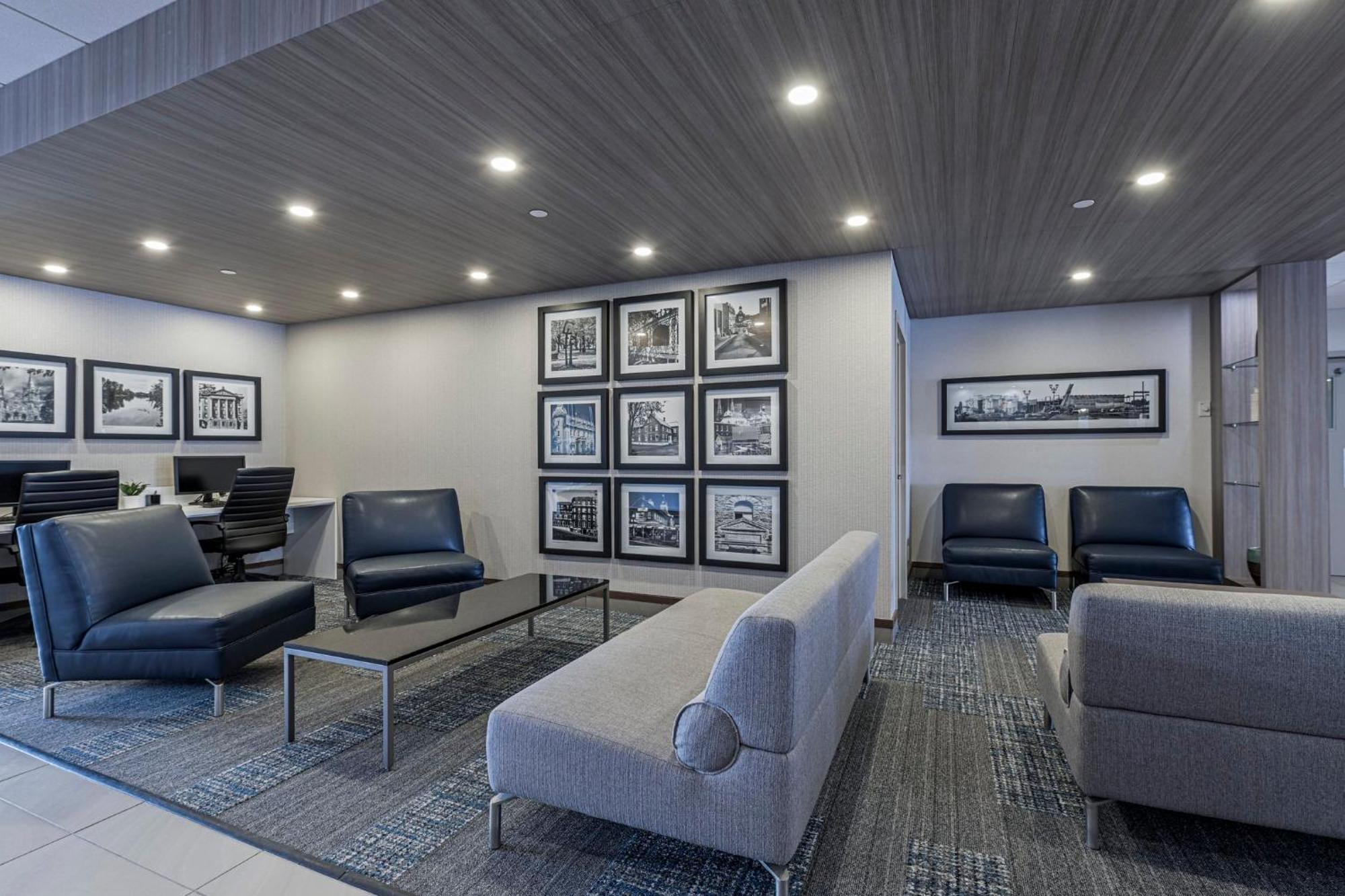 Holiday Inn Express Hotel & Suites Saint - Hyacinthe By Ihg Exterior photo